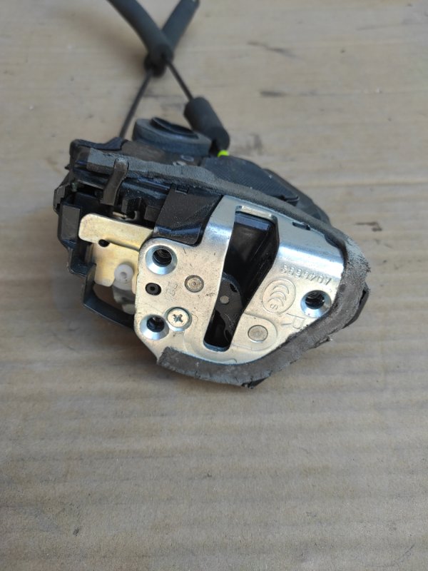 Замок двери задний правый SUBARU FORESTER 12-19