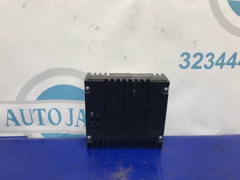 Усилитель звука RDX 12-19 2012 Внедорожник 3.5