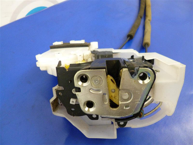 Замок двери передний правый CX-9 06-16 2007 Внедорожник 3.5