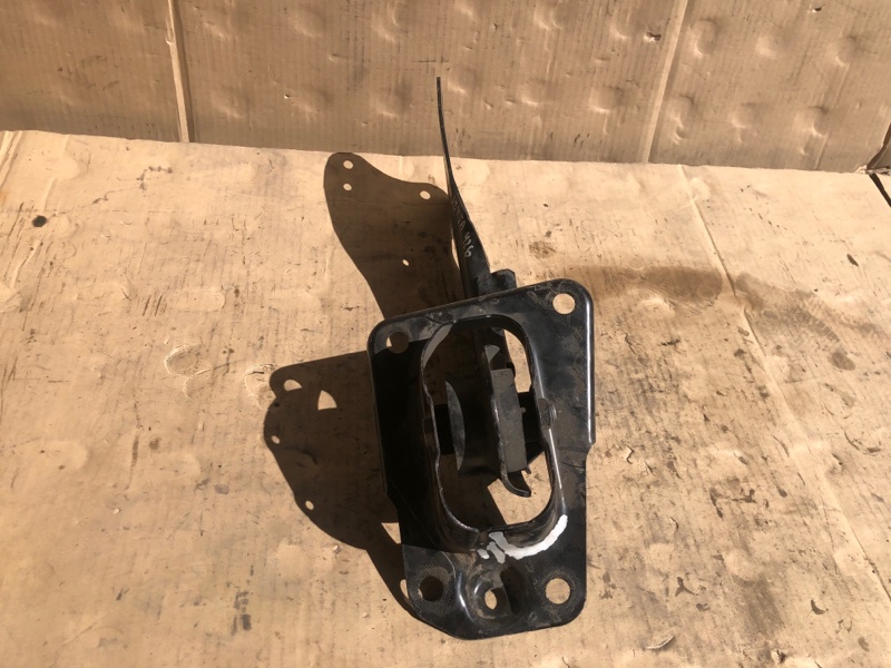 Рычаг задней подвески продольный задний правый JETTA USA 10-17 2014 162 2.0 CBPA