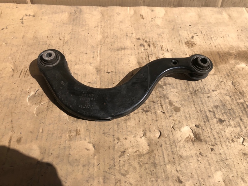 Рычаг задней подвески поперечный верхний задний правый JETTA USA 10-17 2014 162 2.0 CBPA Рычаг задней подвески поперечный верхний задний правый JETTA USA 10-17 2014 162 2.0 CBPA