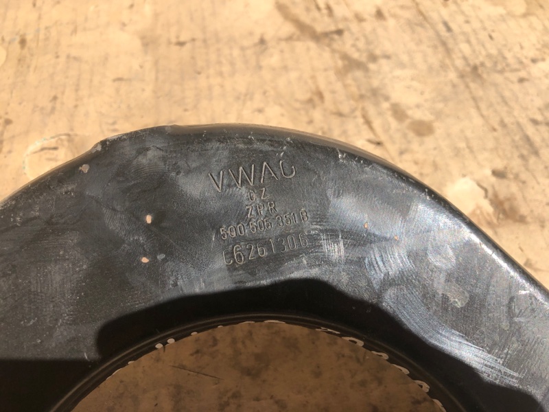 Рычаг задней подвески поперечный верхний задний правый VOLKSWAGEN JETTA USA 10-17 162 2.0 CBPA Рычаг задней подвески поперечный верхний задний правый VOLKSWAGEN JETTA USA 10-17 162 2.0 CBPA