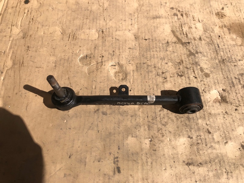 Рычаг задней подвески поперечный нижний задний левый IS250/350 05-13