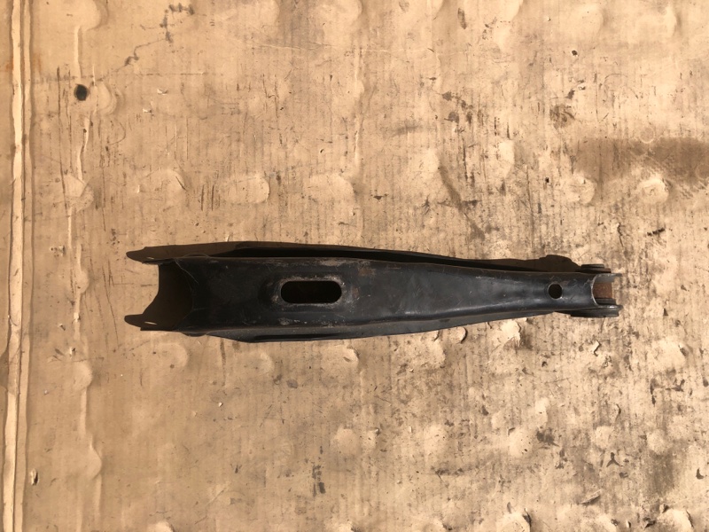 Рычаг задней подвески поперечный нижний задний левый IS250/350 05-13 2010 Седан 2.5