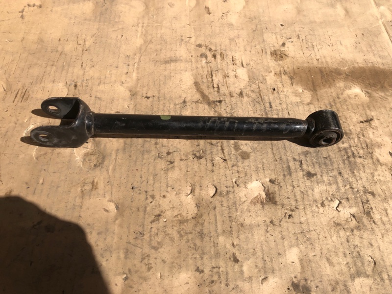 Рычаг задней подвески продольный LEXUS IS250/350 05-13 Седан 2.5 Рычаг задней подвески продольный LEXUS IS250/350 05-13 Седан 2.5