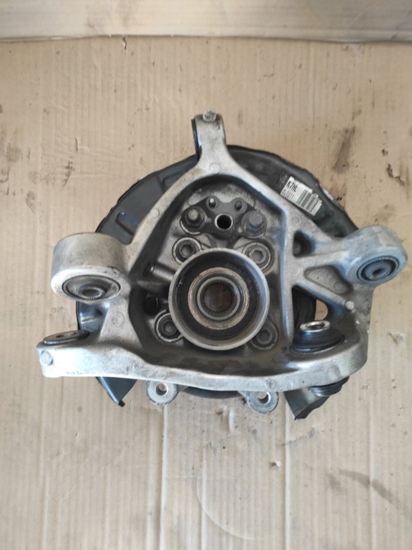 Ступица задняя левая IS250/350 05-13