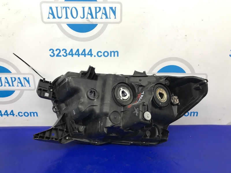 Фара передняя правая TACOMA 15-