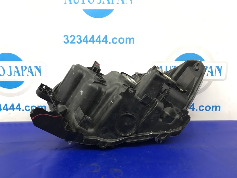 Фара передняя правая TOYOTA TACOMA 15-