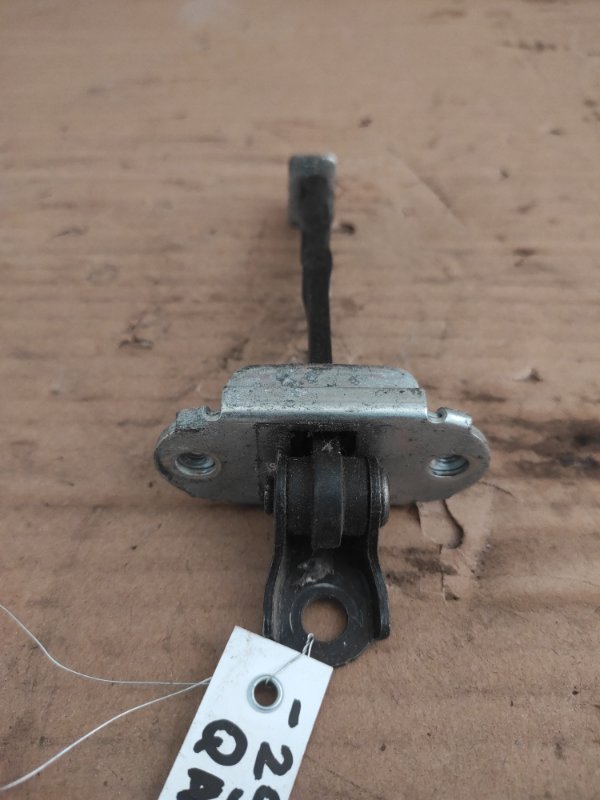 Запчасть ограничитель двери задний левый NISSAN QASHQAI 07-14 80430-JD000 Б/У Ограничитель двери задний левый NISSAN QASHQAI 07-14 80430-JD000 Б/У