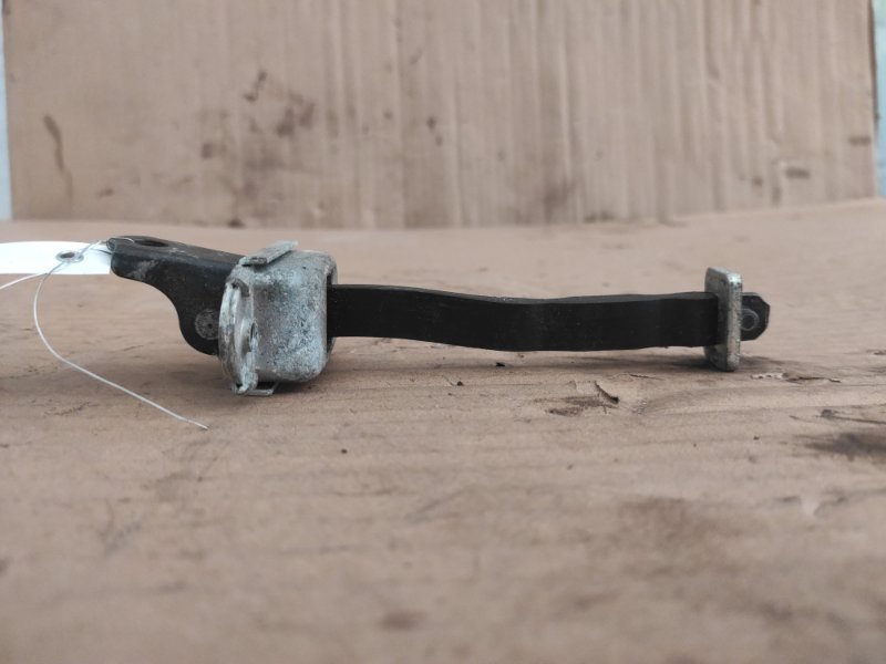 Ограничитель двери задний левый QASHQAI 07-14 Ограничитель двери задний левый QASHQAI 07-14