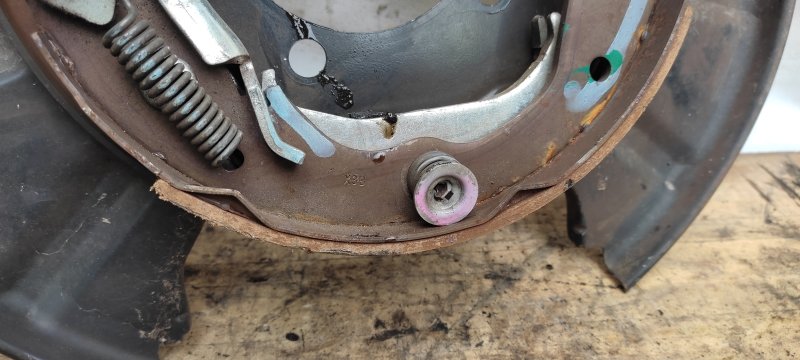 Тормозной механизм правый ACURA MDX (YD2) 06-13 YD2 3.7 J37A1 Тормозной механизм правый ACURA MDX (YD2) 06-13 YD2 3.7 J37A1