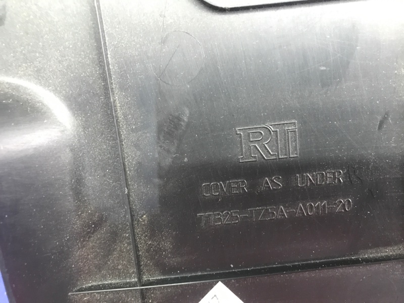 Накладка торпедо передняя правая ACURA MDX (YD3) 13-21 Внедорожник 3.5