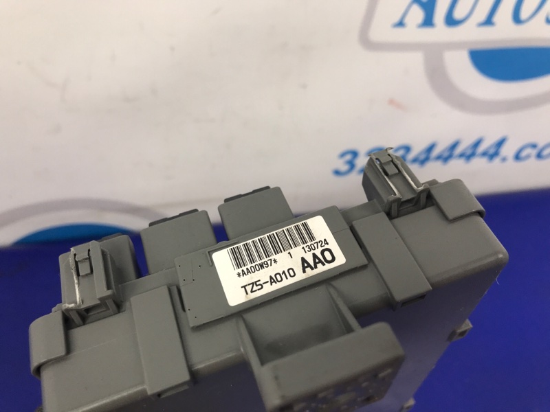 Блок предохранителей салон передний правый MDX (YD3) 13-21 2013 Внедорожник 3.5