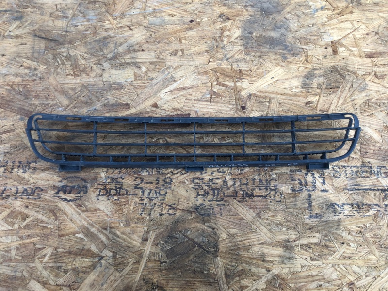 Решетка переднего бампера CAMRY 40 06-11