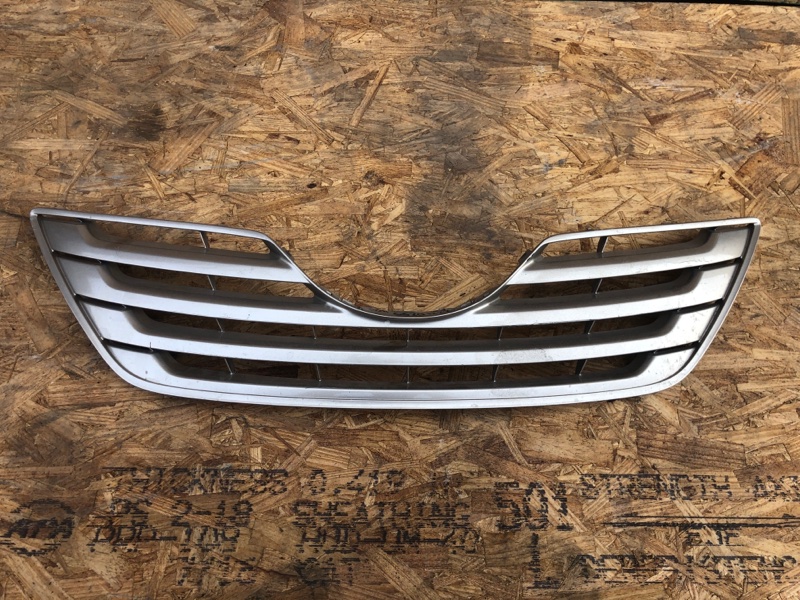 Решетка радиатора TOYOTA CAMRY 40 06-11 53101-33180-A0 Б/У