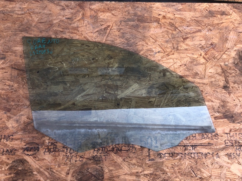 Стекло двери переднее правое KIA SORENTO XM 09-14 2012 Внедорожник 2.4 82421-2P010 Б/У