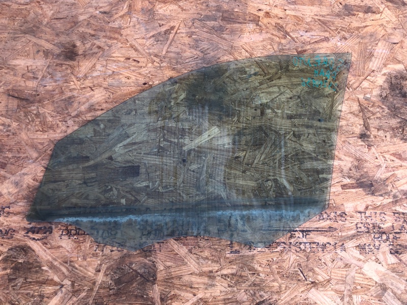 Стекло двери переднее правое SORENTO XM 09-14 2012 Внедорожник 2.4