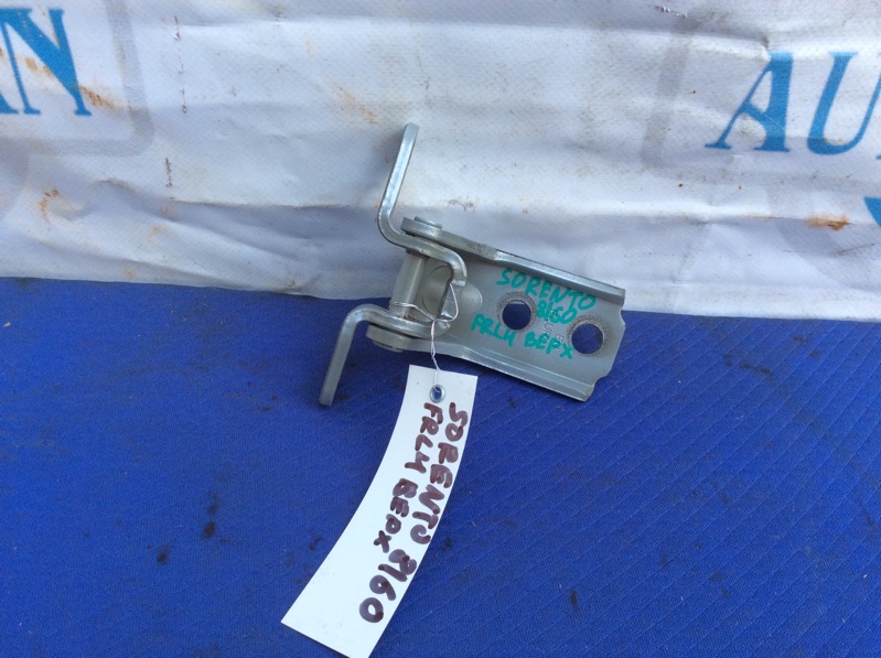 Петля двери верхняя передняя левая KIA SORENTO UM 14- Внедорожник 2.4