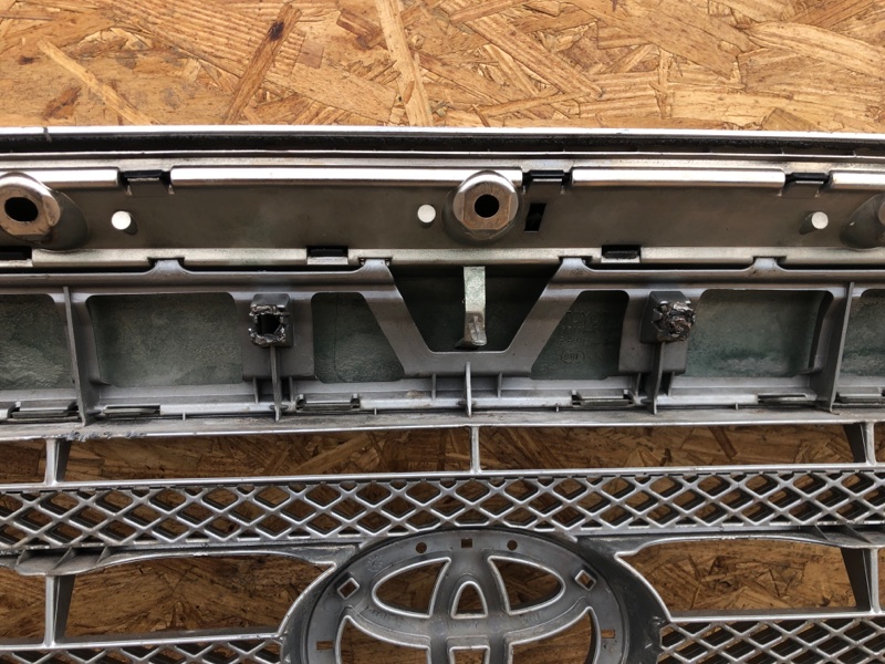 Решетка радиатора TUNDRA 07-13 2007 USK56 5.7 3URFBE