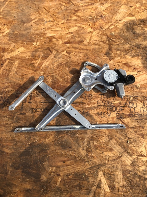 Стеклоподъемник задний правый TOYOTA SIENNA 11-16 GSL30 3.5 2GR-FE Стеклоподъемник задний правый TOYOTA SIENNA 11-16 GSL30 3.5 2GR-FE