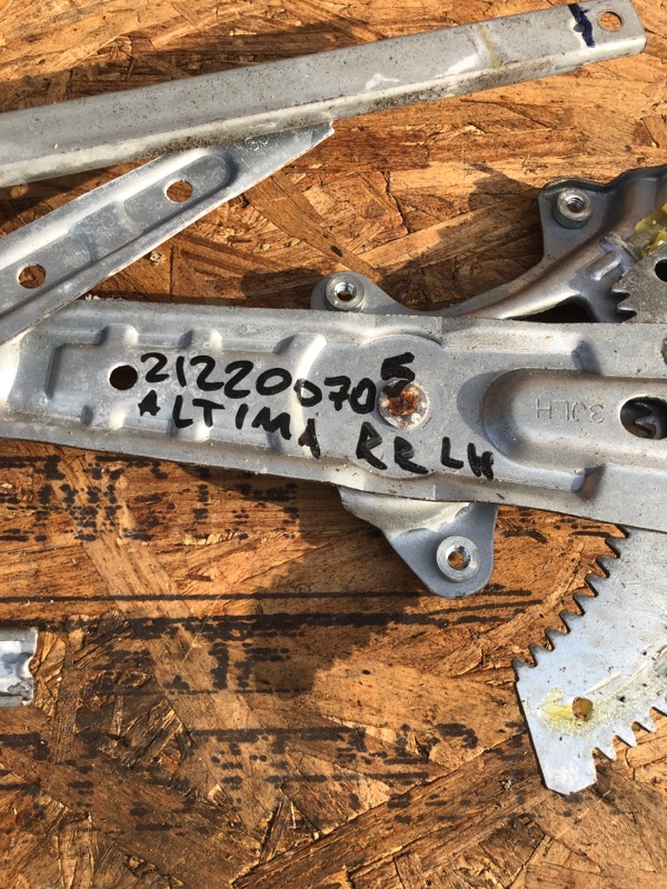 Стеклоподъемник задний левый ALTIMA L33 12-18 L33