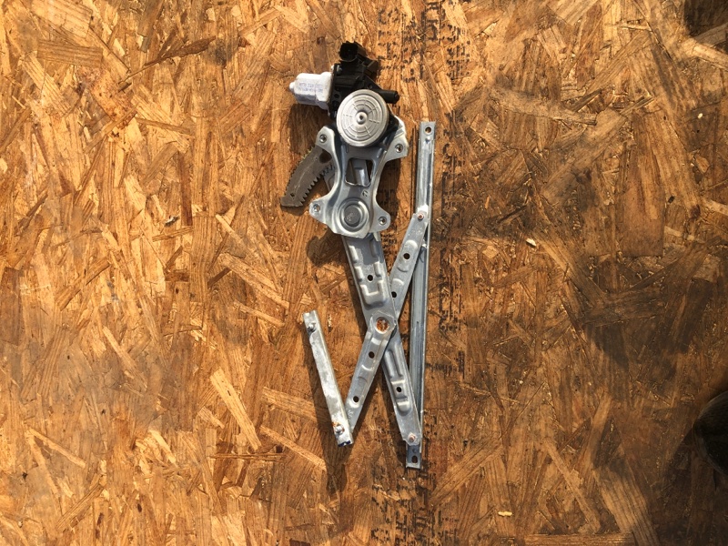 Стеклоподъемник задний левый NISSAN ALTIMA L33 12-18 L33