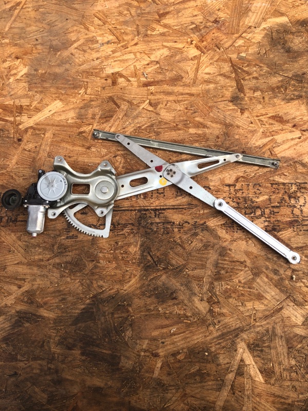 Стеклоподъемник задний левый TOYOTA PRIUS - 20 03-11