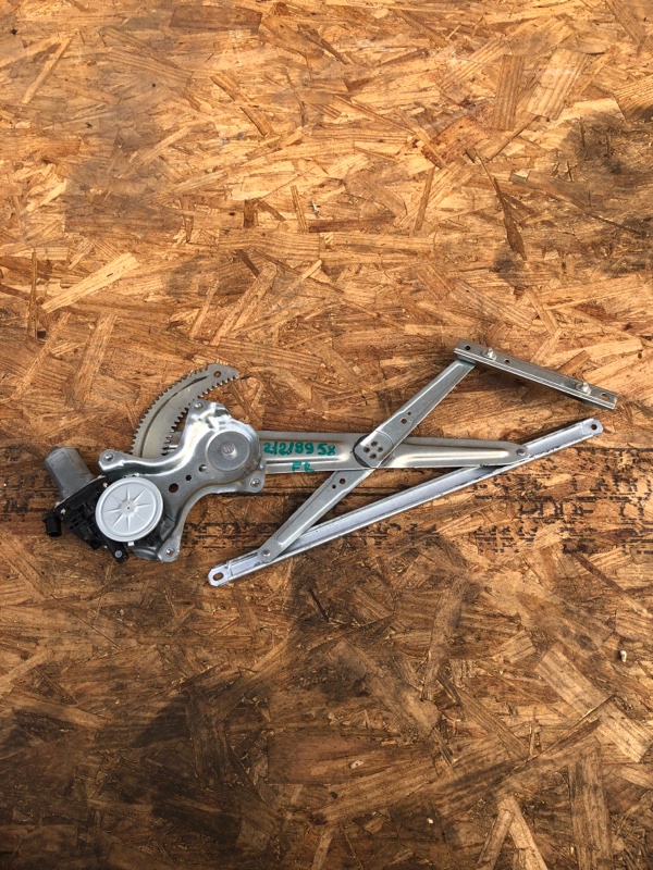 Запчасть стеклоподъемник передний правый MITSUBISHI OUTLANDER GF 12- 5713A344 Б/У Стеклоподъемник передний правый MITSUBISHI OUTLANDER GF 12- 5713A344 Б/У