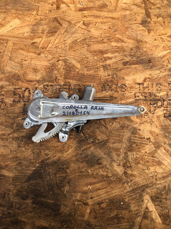 Запчасть стеклоподъемник задний левый TOYOTA COROLLA 120 00-07 69804-02150 Б/У Стеклоподъемник задний левый TOYOTA COROLLA 120 00-07 69804-02150 Б/У