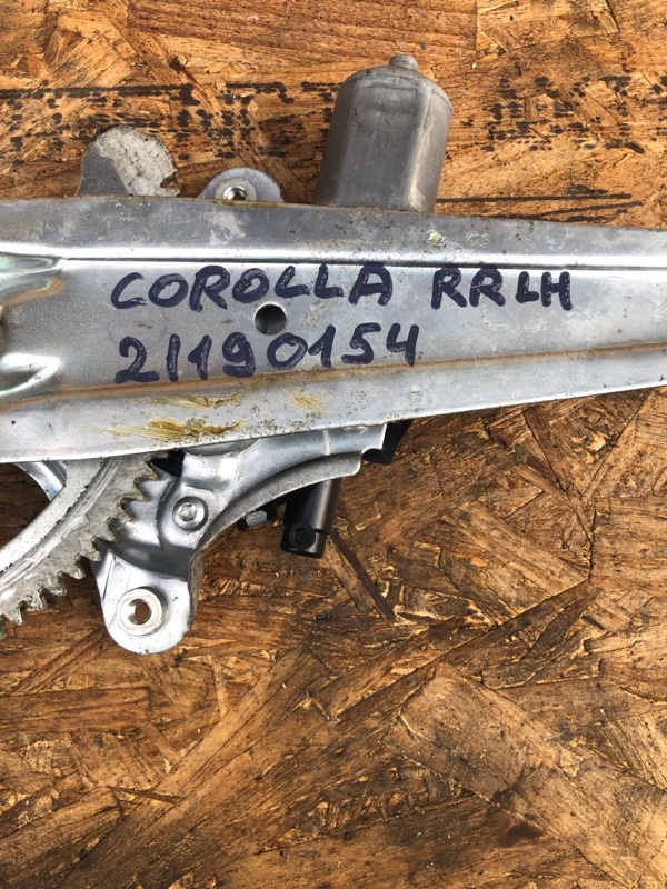 Стеклоподъемник задний левый COROLLA 120 00-07 Стеклоподъемник задний левый COROLLA 120 00-07