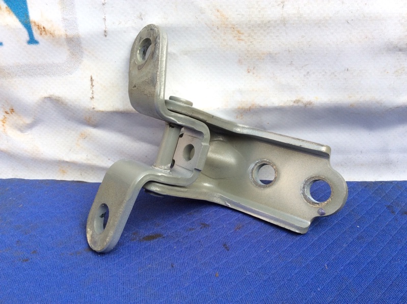 Петля двери нижняя передняя левая HYUNDAI SONATA LF 2014- Седан 2.4 Петля двери нижняя передняя левая HYUNDAI SONATA LF 2014- Седан 2.4