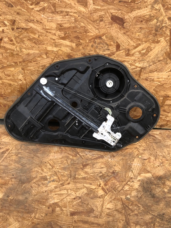 Стеклоподъемник задний правый I30 GD 12-17