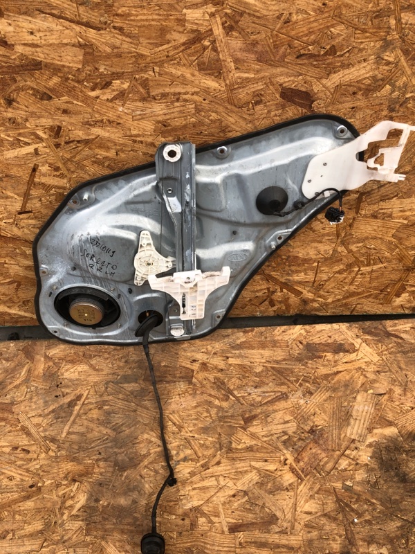 Стеклоподъемник задний левый SORENTO XM 09-14 2012 Внедорожник 2.4 Стеклоподъемник задний левый SORENTO XM 09-14 2012 Внедорожник 2.4