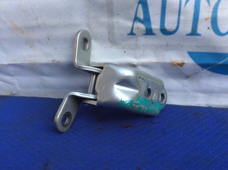 Петля двери верхняя передняя правая HYUNDAI SONATA LF 2014- Седан 2.4 Петля двери верхняя передняя правая HYUNDAI SONATA LF 2014- Седан 2.4