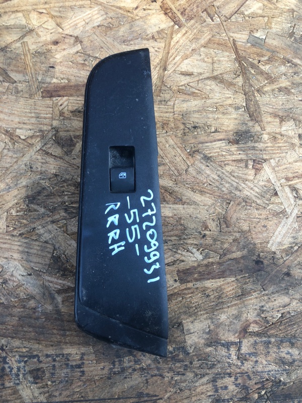 Кнопка стеклоподъемника TOYOTA CAMRY 55 14-17 Б/У