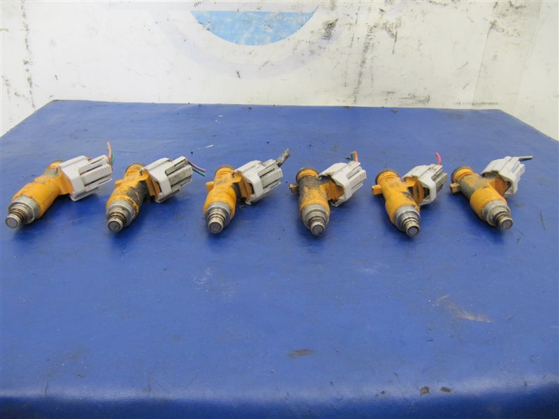 Форсунка топливная Q50 15-20 2015 Седан 3.7 VQ37VHR Форсунка топливная Q50 15-20 2015 Седан 3.7 VQ37VHR