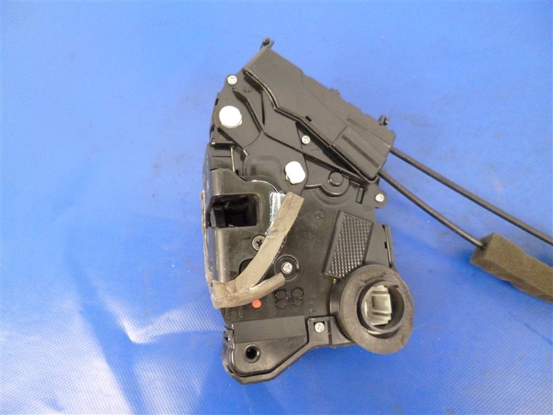 Замок двери передний правый GS350 GS300 05-11 2007 Седан 3.5