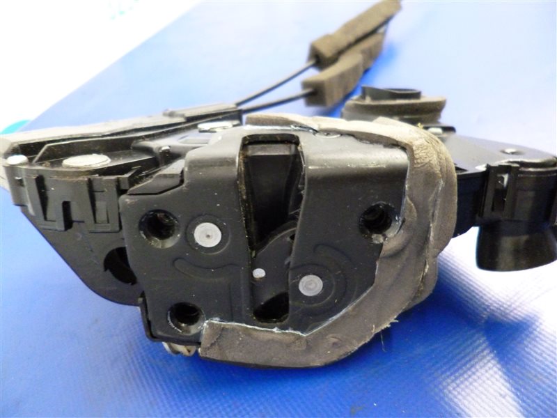 Замок двери передний правый GS350 GS300 05-11 2007 Седан 3.5