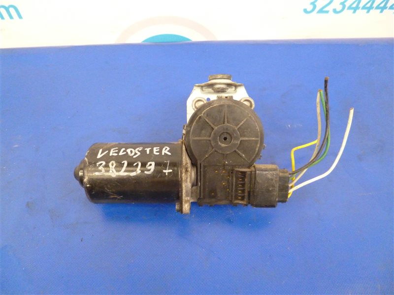 Моторчик стеклоочистителя передний HYUNDAI VELOSTER 11-18 98110-2V000 Б/У