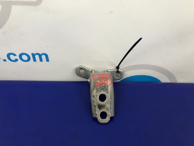 Петля двери верхняя передняя правая HONDA ACCORD CU8 / TSX 08-14 2010 Седан 2.4 67410-S3N-003ZZ Б/У