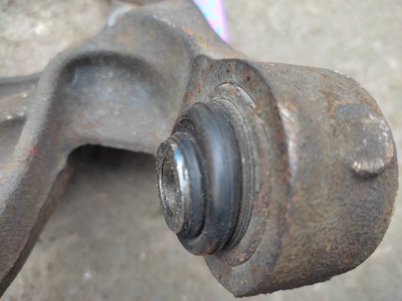 Цапфа задняя правая FORESTER 12-19 2015 Внедорожник 2.5 FB25B