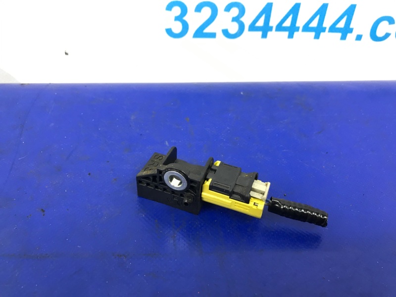 Датчик удара задний правый RDX 12-19 2014 Внедорожник 3.5 Датчик удара задний правый RDX 12-19 2014 Внедорожник 3.5