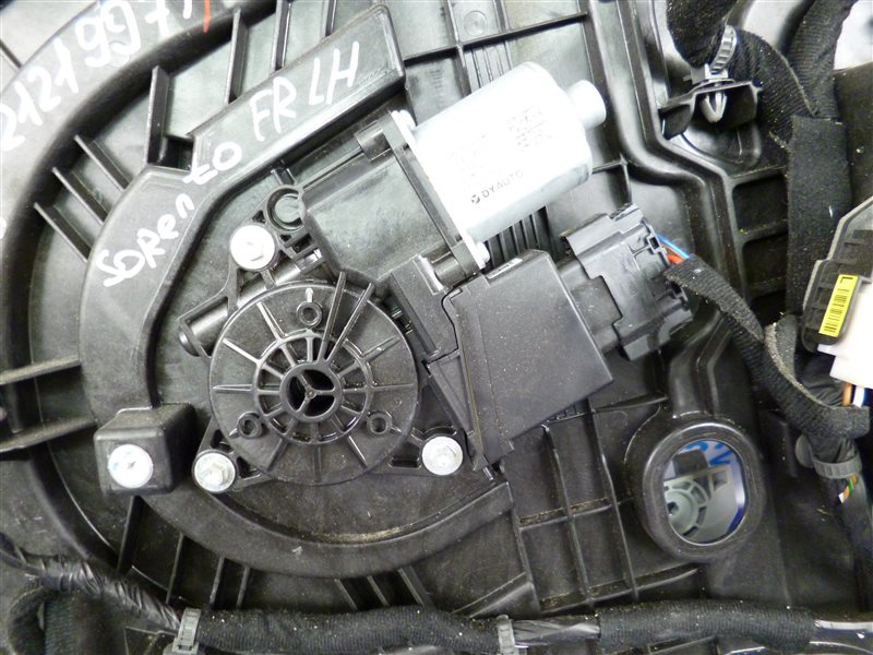 Стеклоподъемник передний левый SORENTO UM 14- 2.2 Стеклоподъемник передний левый SORENTO UM 14- 2.2