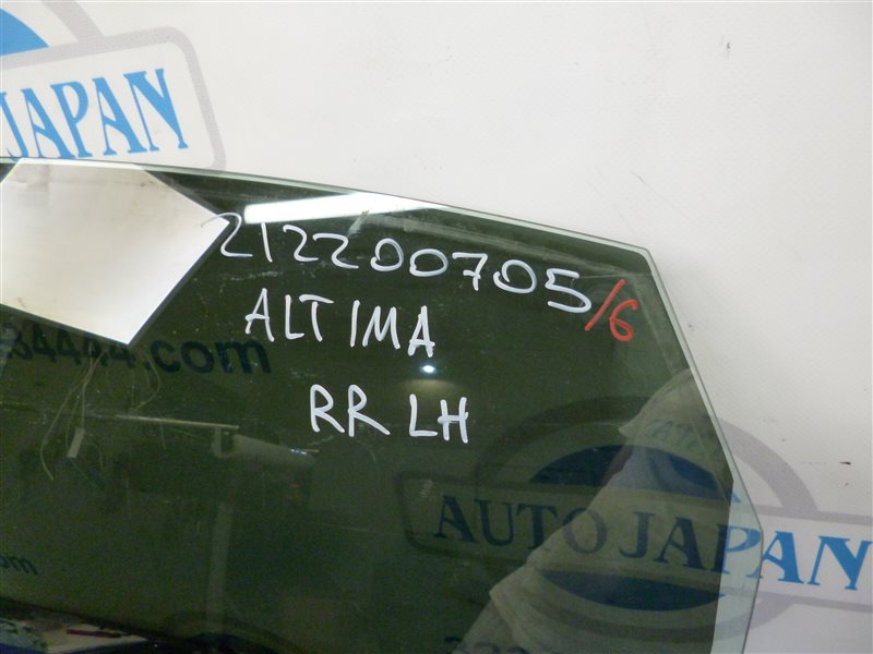 Стекло двери заднее левое ALTIMA L33 12-18 L33
