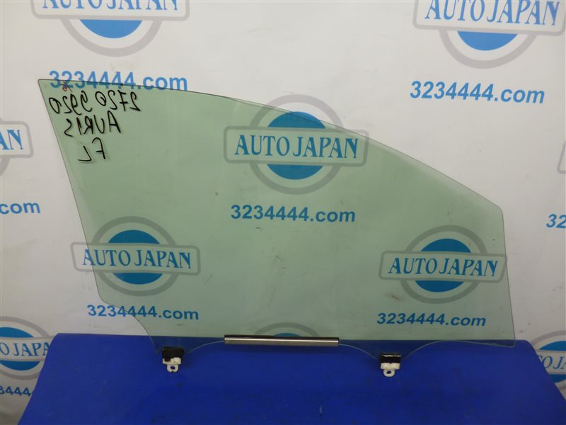 Стекло двери переднее левое AURIS 06-12