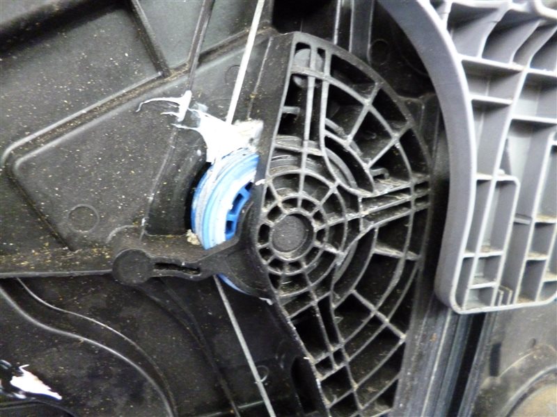 Стеклоподъемник задний правый TUCSON TL 15-20