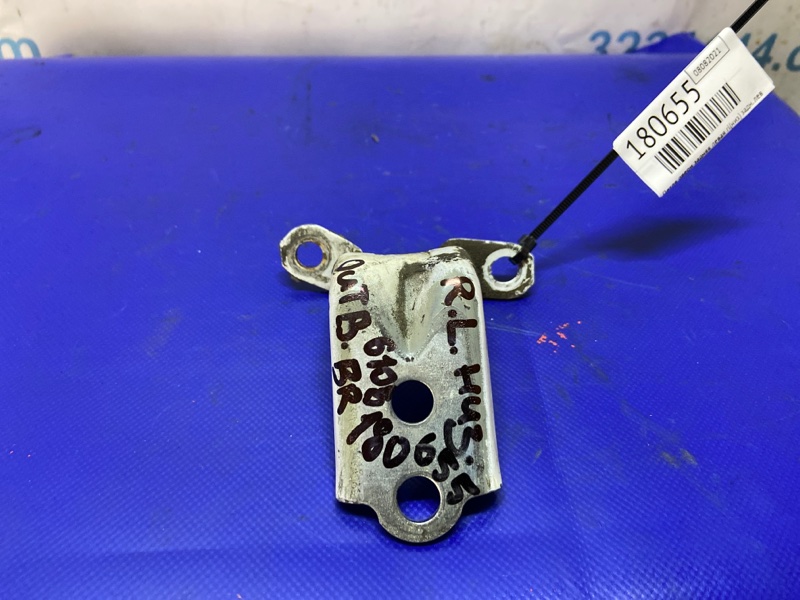 Петля двери нижняя задняя левая SUBARU OUTBACK 09-14 BR 2011 Внедорожник 2.5 60470AG03A9P Б/У