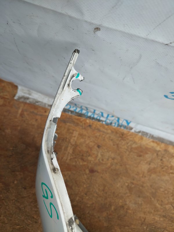 Бампер передний передний GS 12-