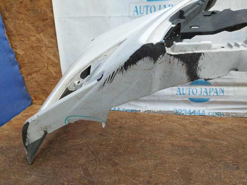 Бампер передний передний GS 12-