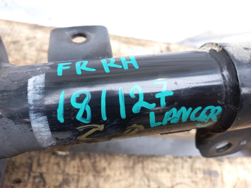 Амортизатор передний правый LANCER X 10 07-15 2010 Седан 2.0 4B11